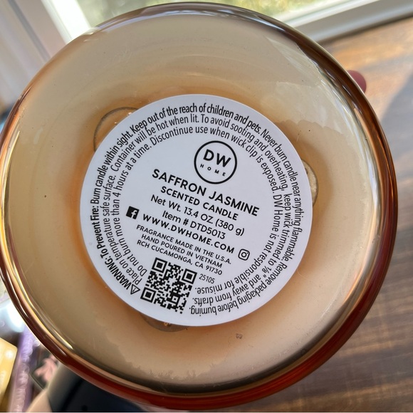 DW Home Saffron Jasmine Large Triple Wick Candle - Picture 3 of 4